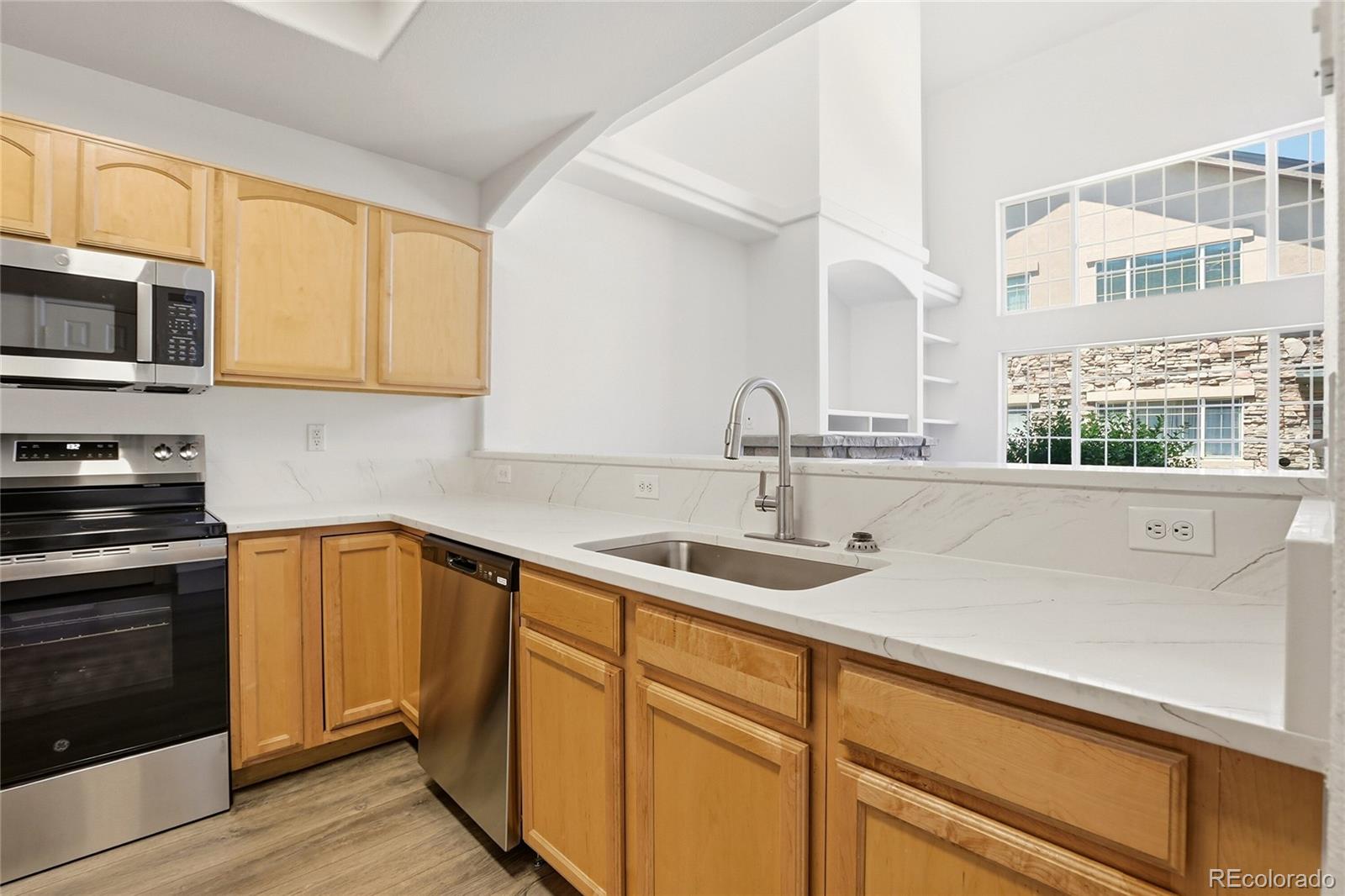 MLS Image #11 for 1435 s chambers road,aurora, Colorado