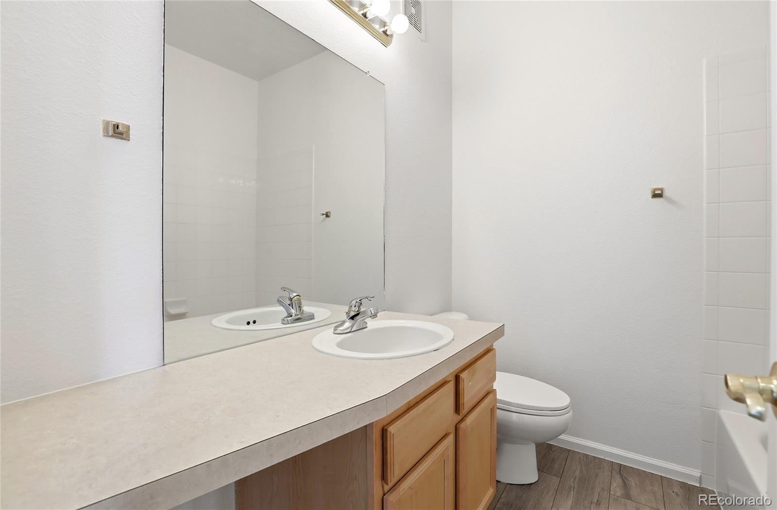 MLS Image #20 for 1435 s chambers road,aurora, Colorado