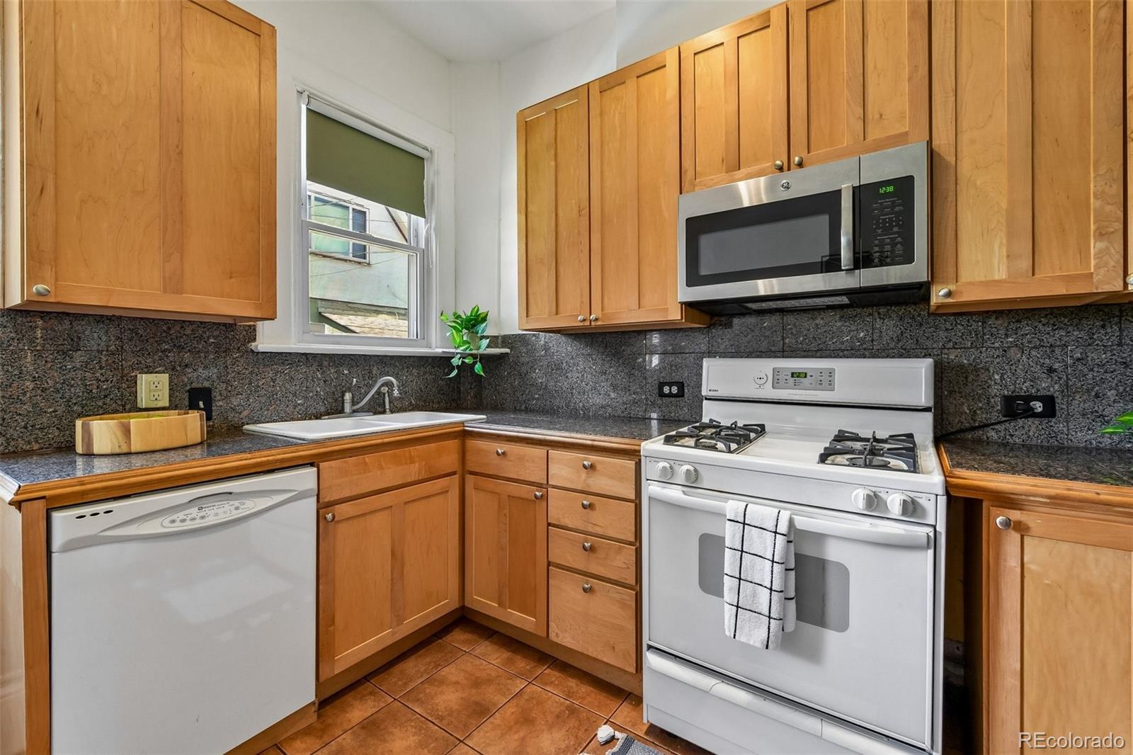 MLS Image #17 for 229  cherokee street,denver, Colorado