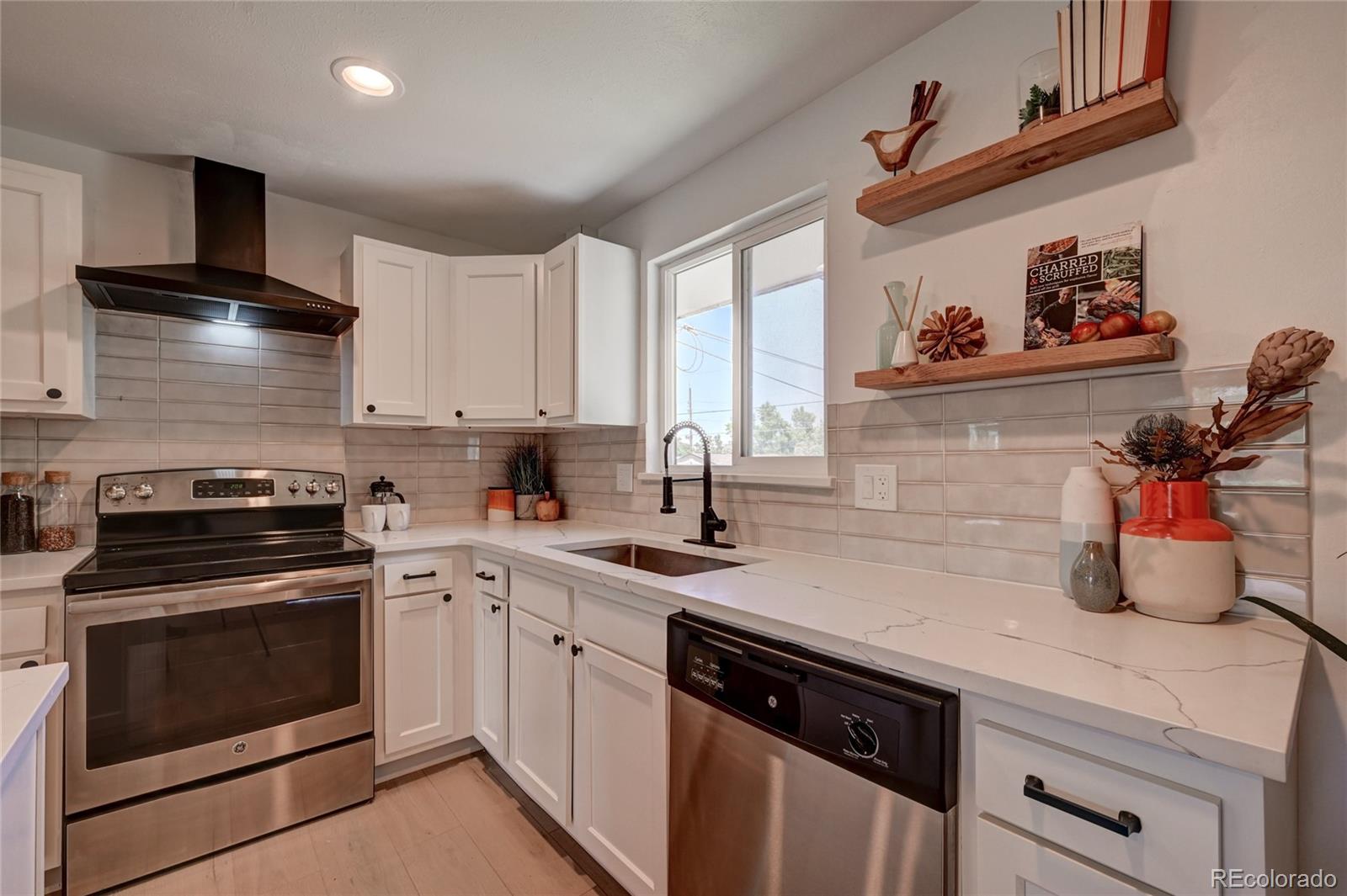 MLS Image #3 for 1872 s quay street,lakewood, Colorado