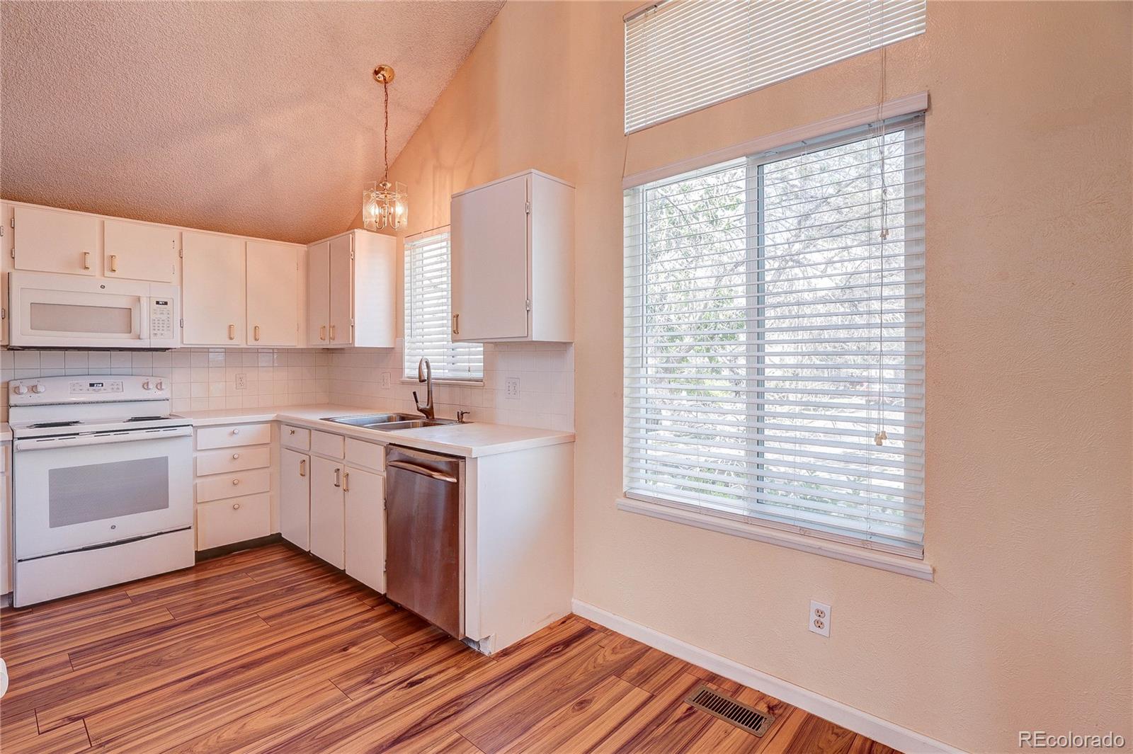 MLS Image #8 for 3853 s genoa court,aurora, Colorado
