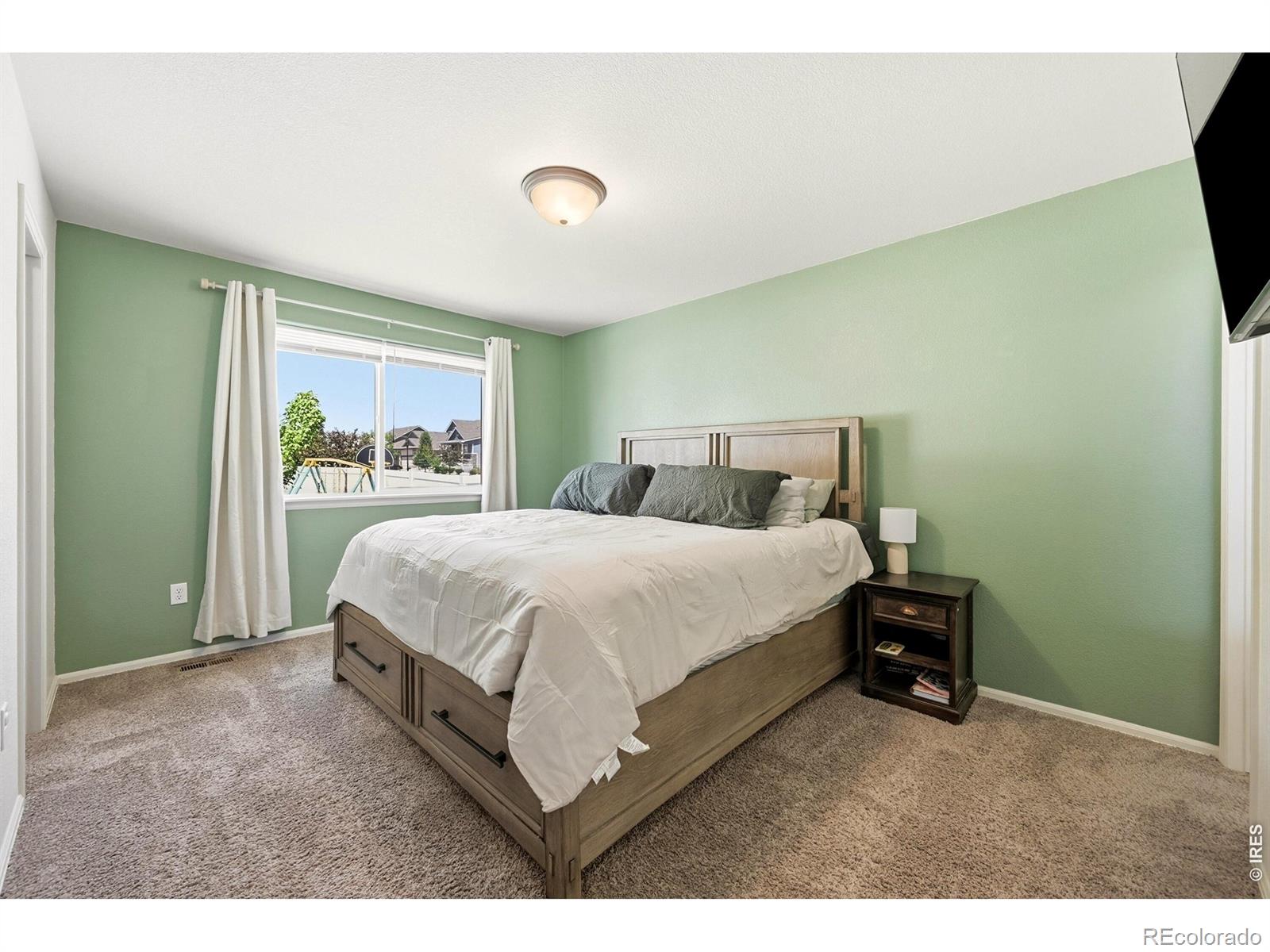 MLS Image #13 for 987  axis drive,windsor, Colorado