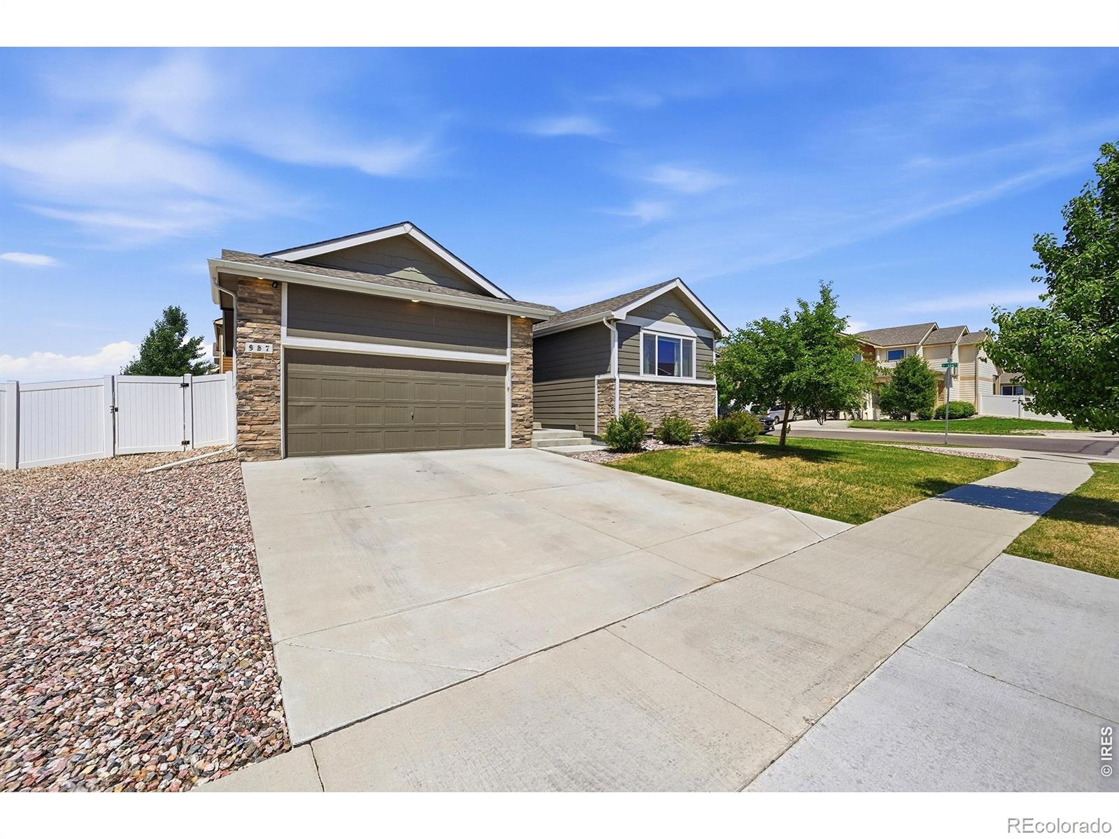 MLS Image #3 for 987  axis drive,windsor, Colorado