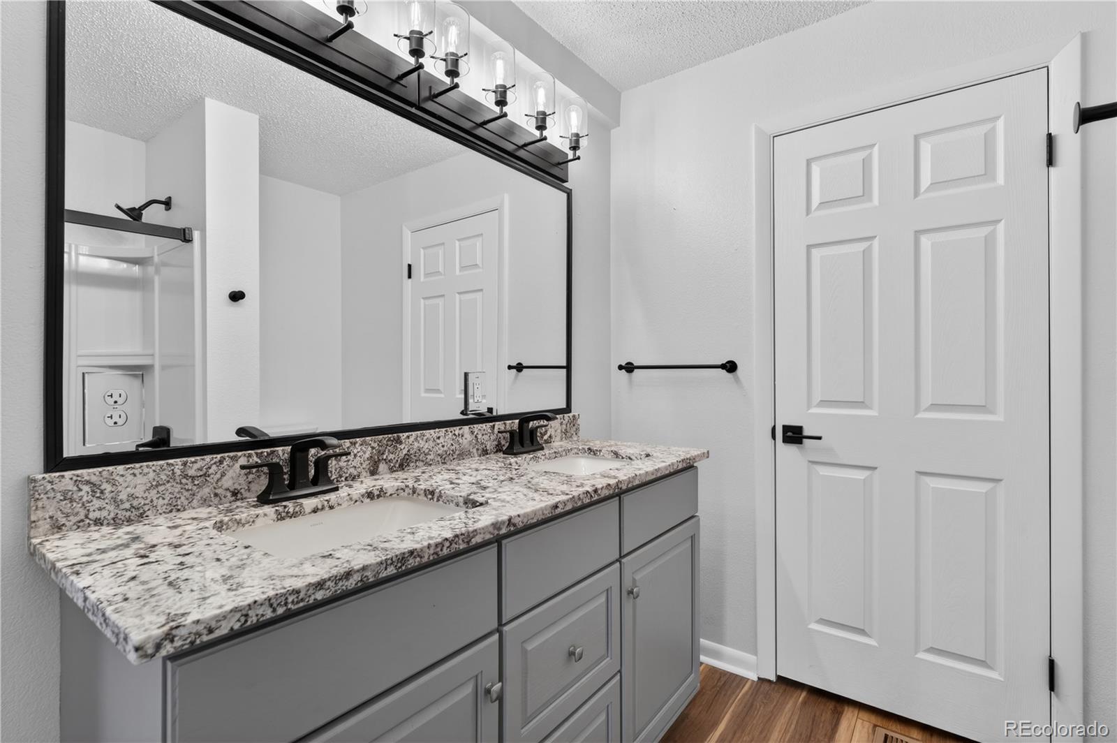 MLS Image #17 for 9621  orangewood drive,denver, Colorado