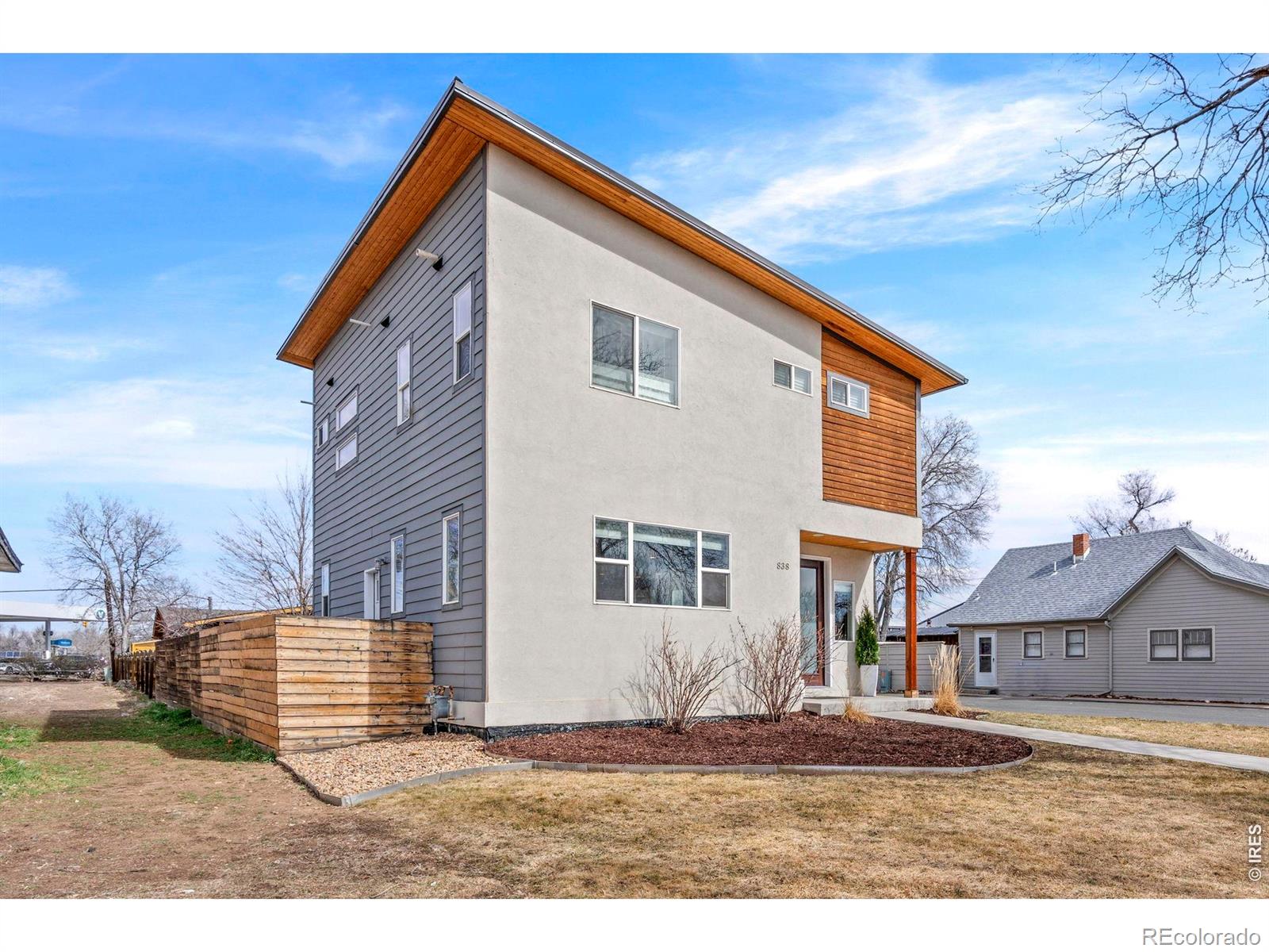 MLS Image #3 for 838 e myrtle street,fort collins, Colorado