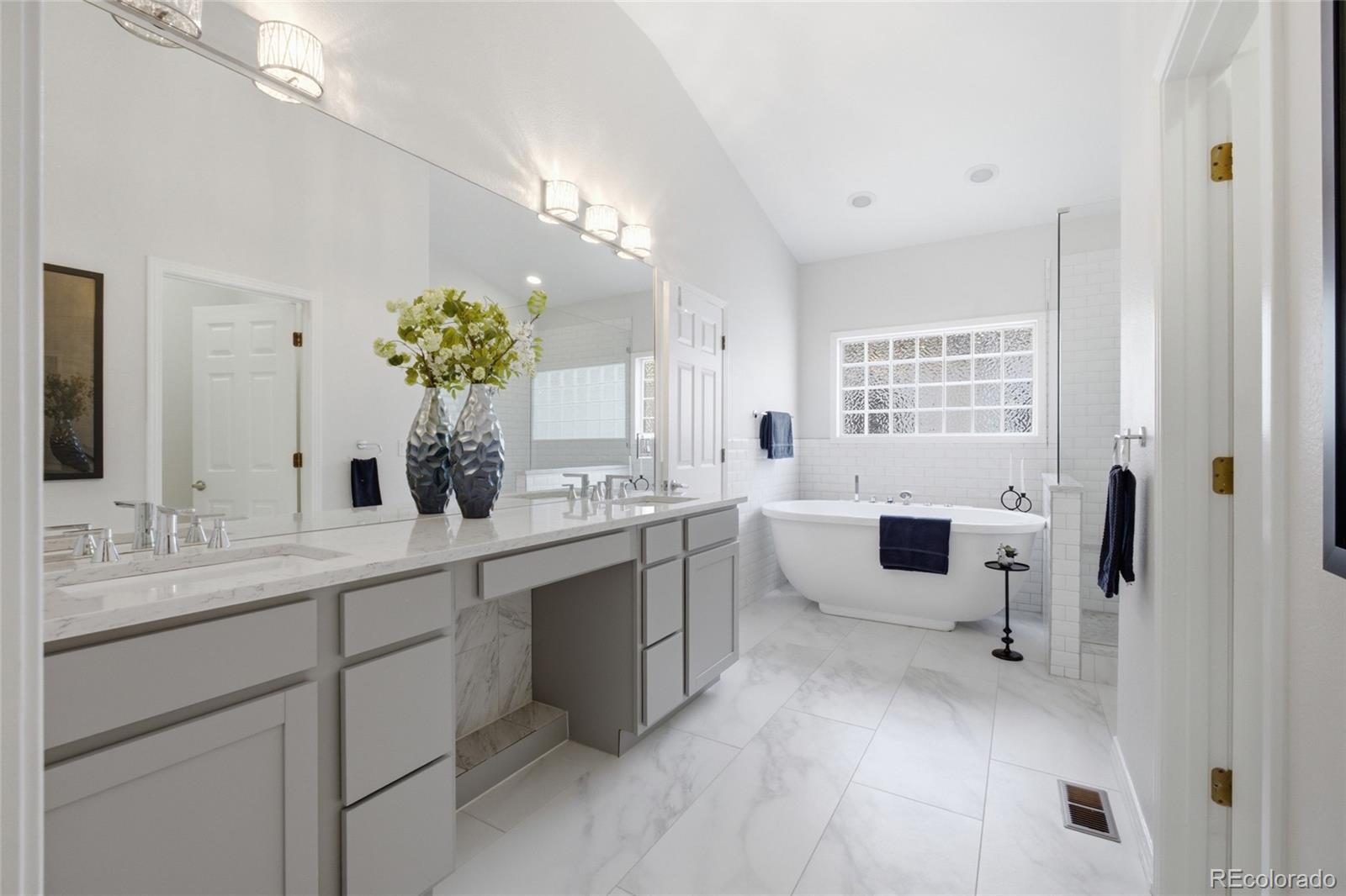 MLS Image #16 for 331 s poplar street,denver, Colorado