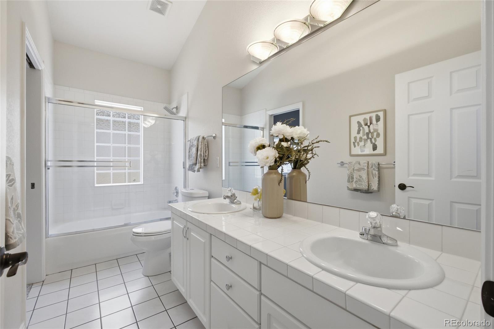 MLS Image #19 for 331 s poplar street,denver, Colorado