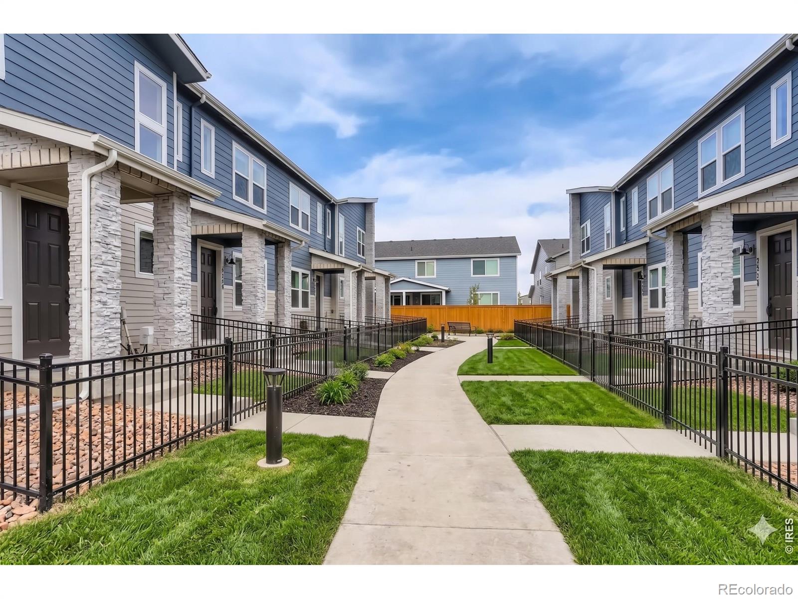 MLS Image #3 for 2817  bear springs circle,longmont, Colorado
