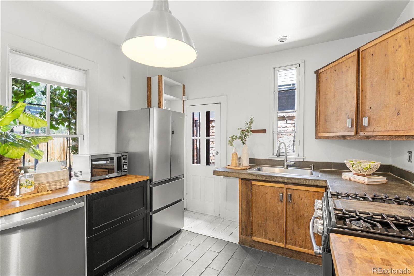 MLS Image #9 for 3415  arapahoe street,denver, Colorado