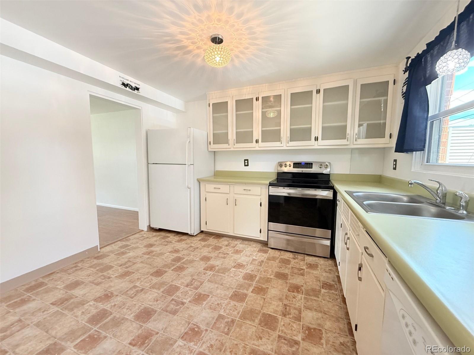 MLS Image #11 for 2443  paseo road ,colorado springs, Colorado