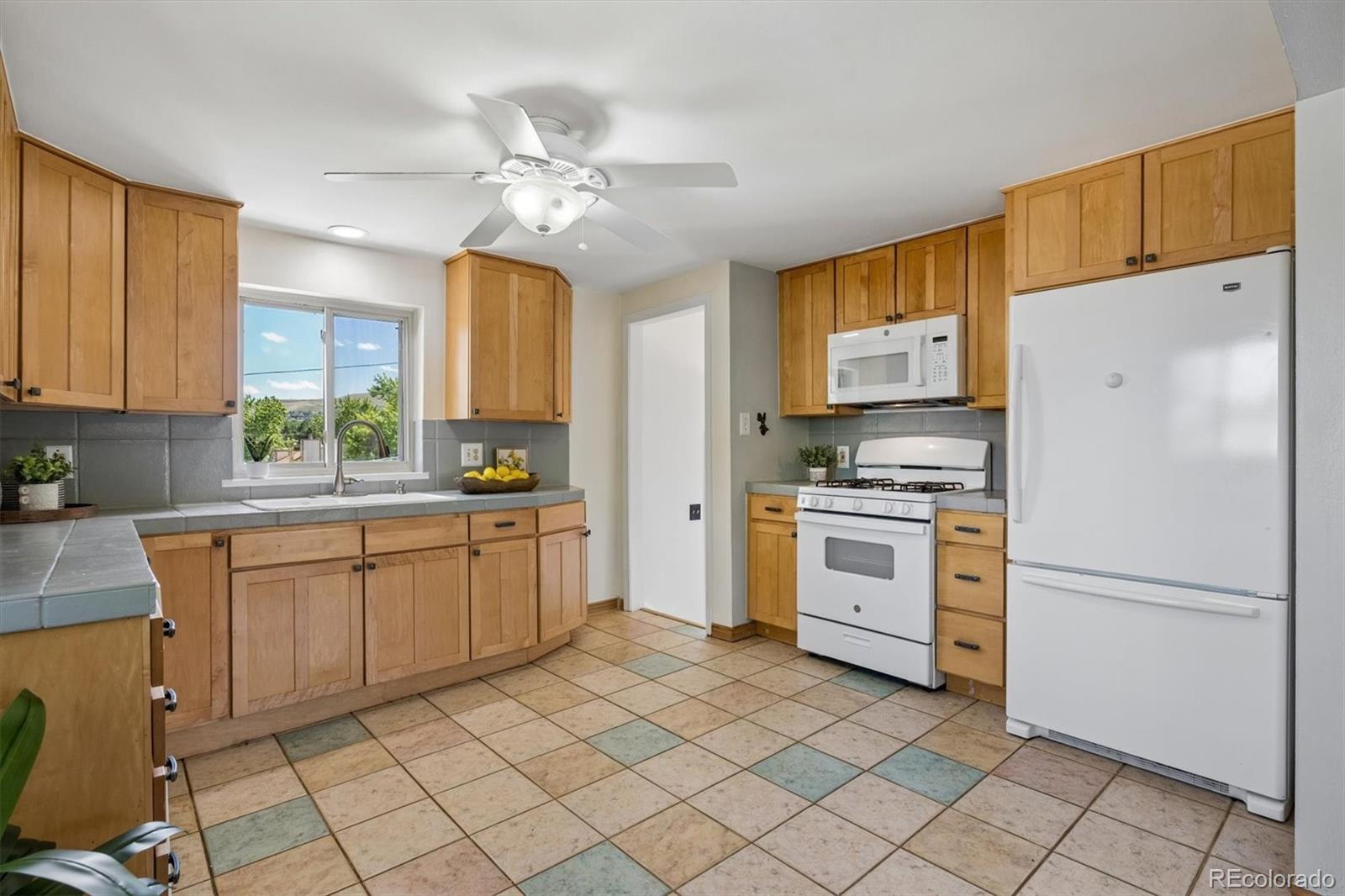 MLS Image #10 for 13906 w 7th avenue,golden, Colorado