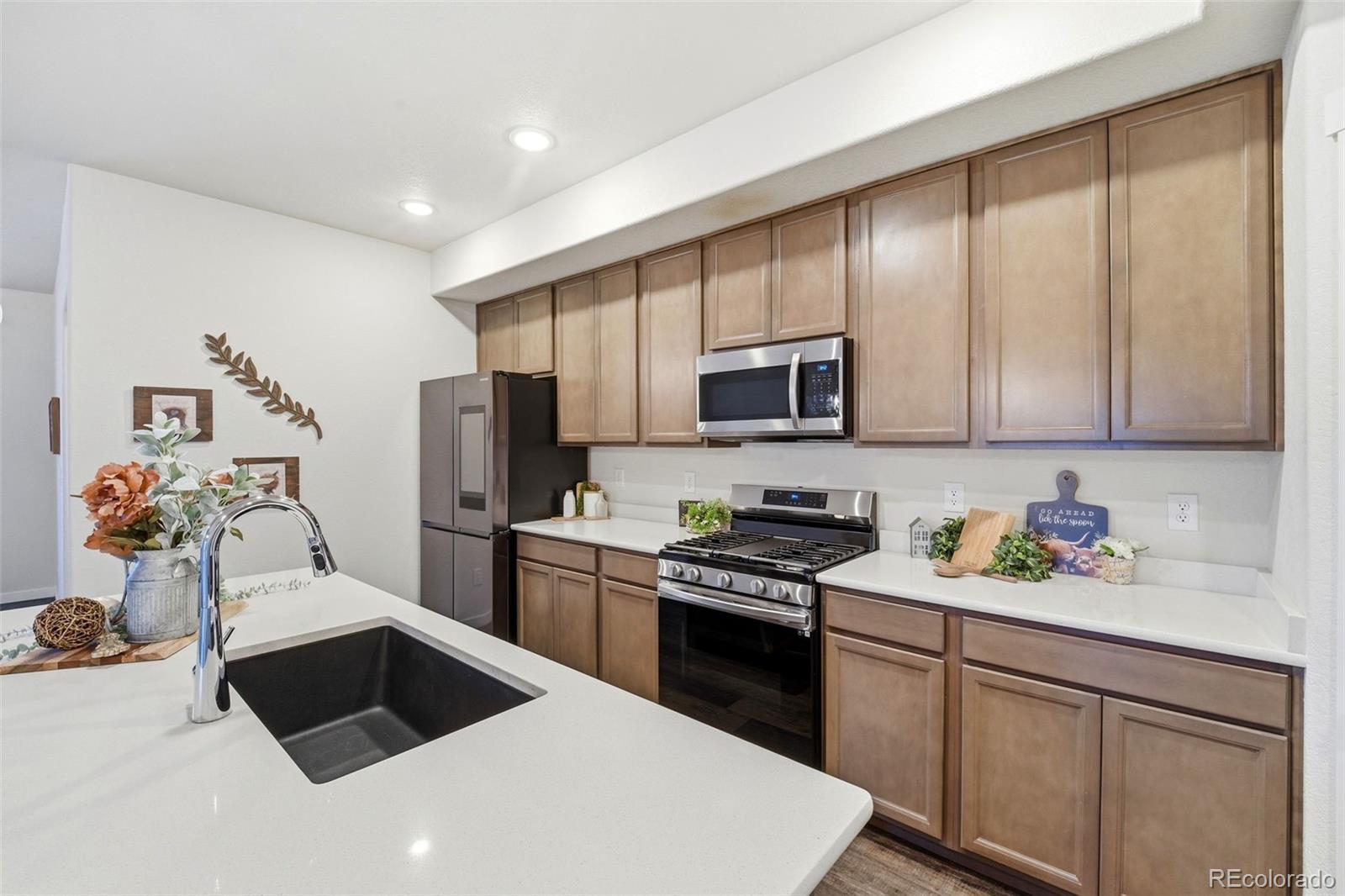 MLS Image #5 for 7654  sun shimmer view,colorado springs, Colorado