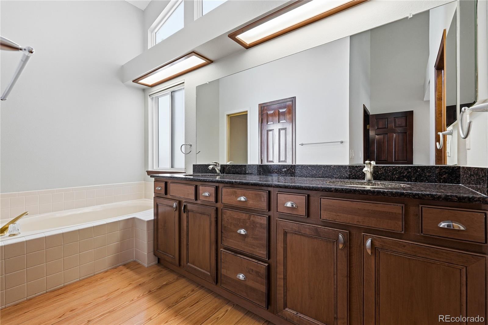 MLS Image #14 for 31  sutherland court,littleton, Colorado