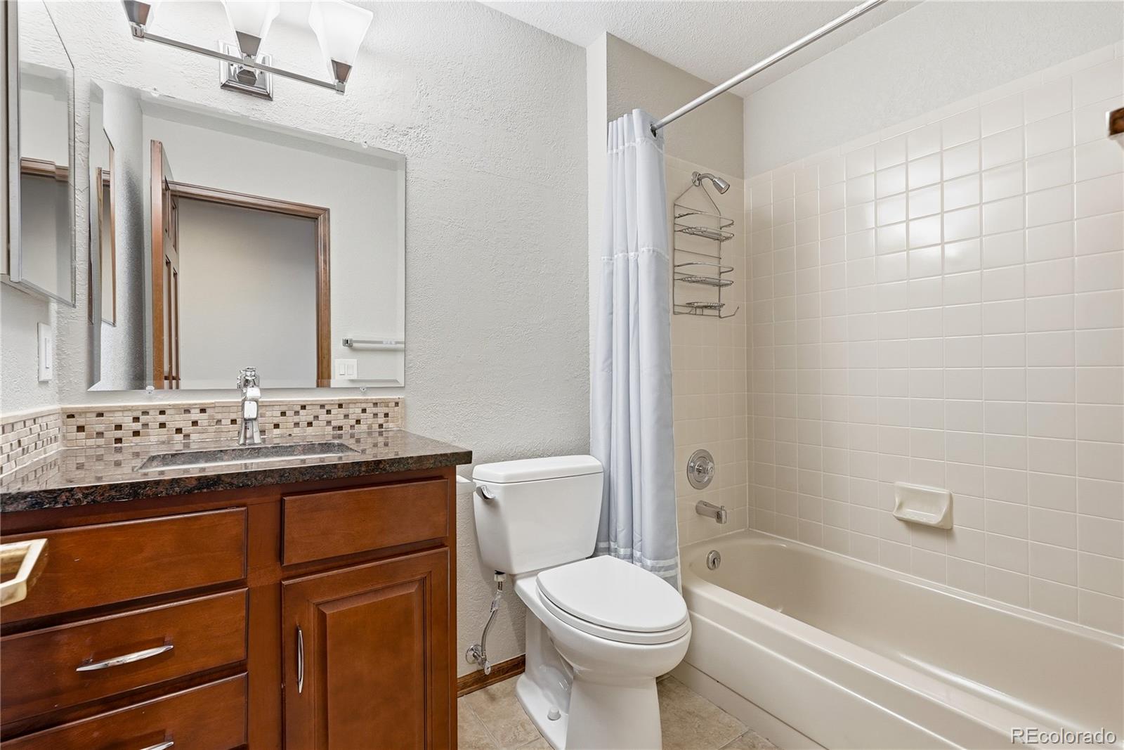 MLS Image #18 for 31  sutherland court,littleton, Colorado