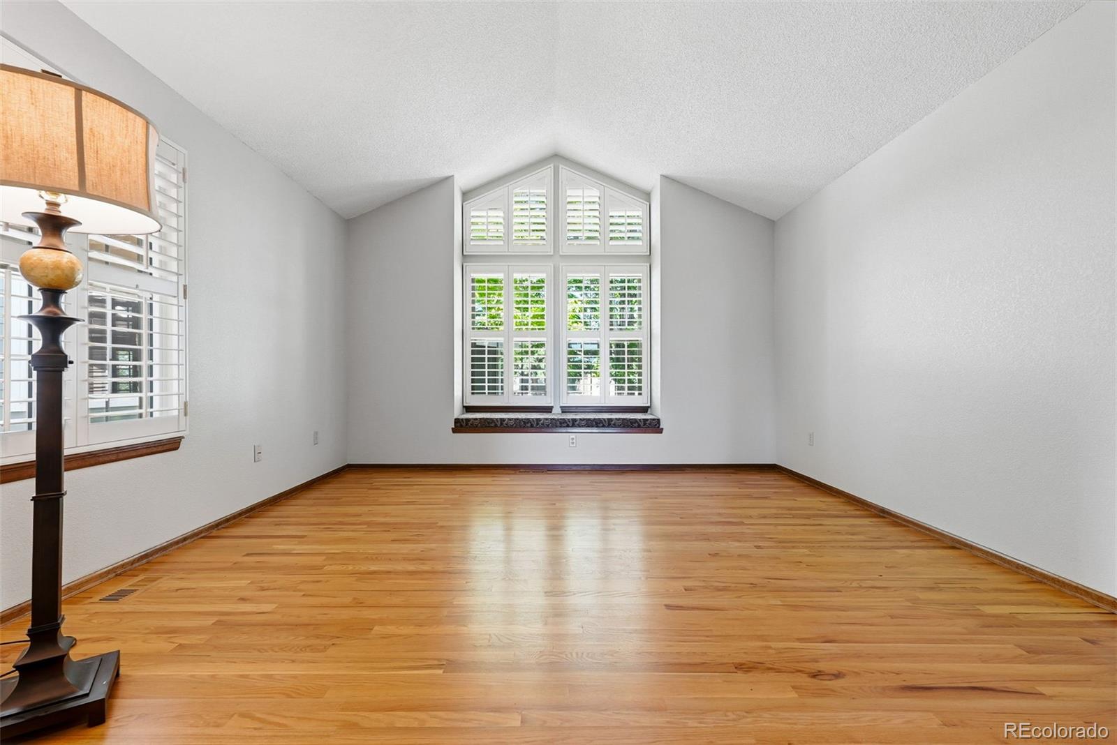 MLS Image #9 for 31  sutherland court,littleton, Colorado
