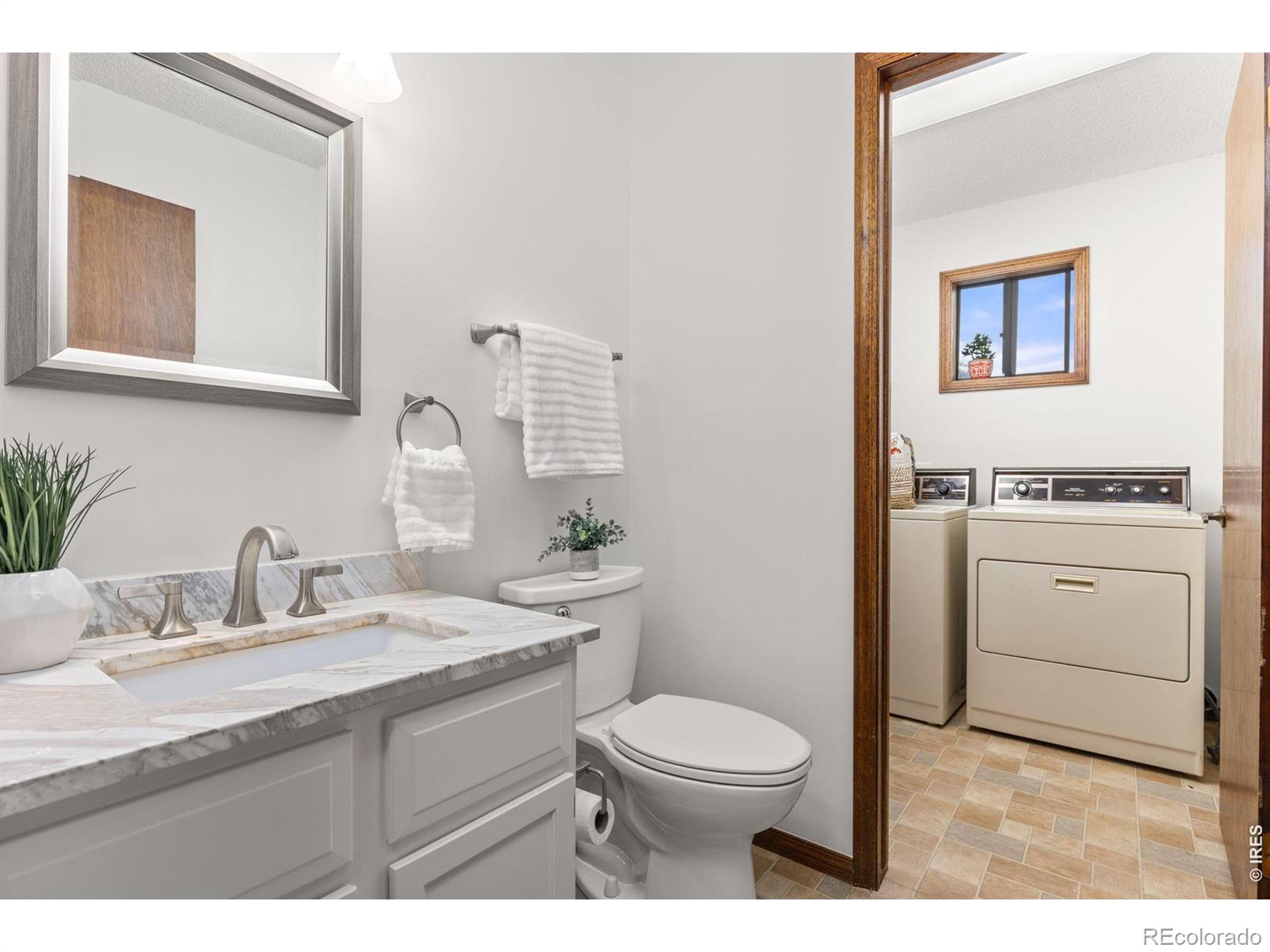 MLS Image #17 for 417  westview court,longmont, Colorado