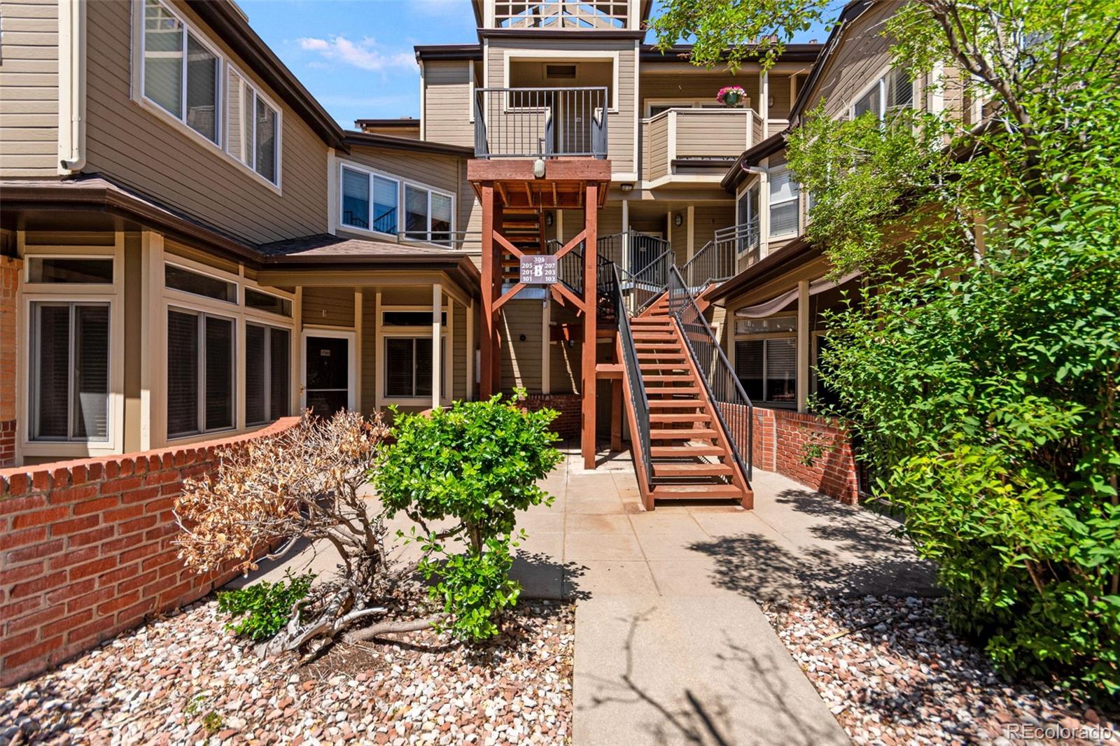 MLS Image #3 for 6001 s yosemite street,greenwood village, Colorado