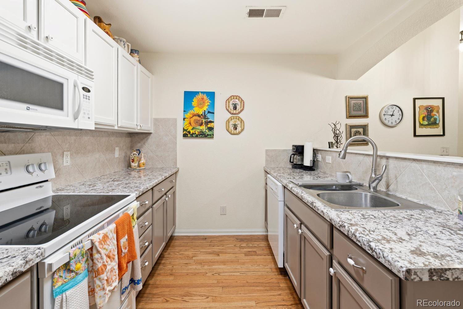 MLS Image #11 for 4232 s blackhawk circle,aurora, Colorado