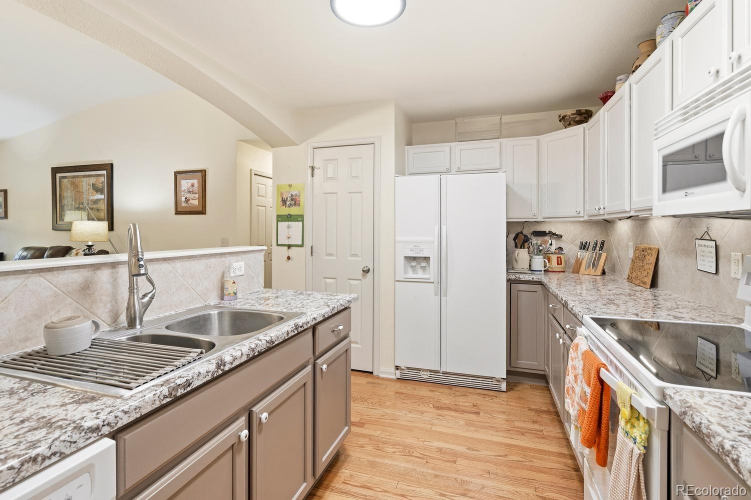 MLS Image #7 for 4232 s blackhawk circle,aurora, Colorado