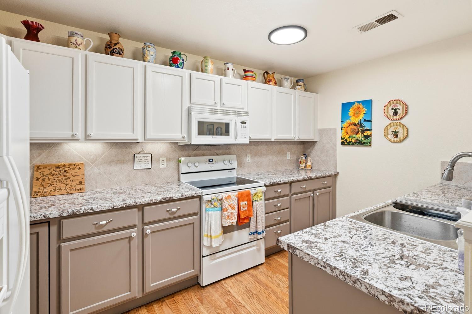 MLS Image #8 for 4232 s blackhawk circle,aurora, Colorado