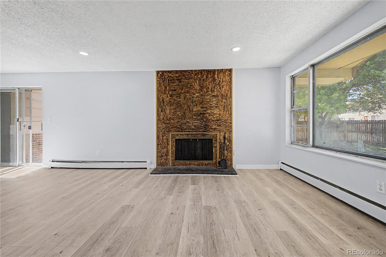 MLS Image #5 for 21  newark street,aurora, Colorado