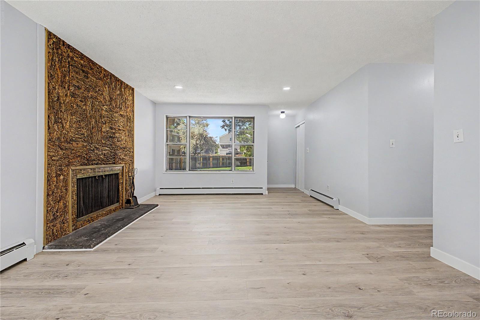 MLS Image #7 for 21  newark street,aurora, Colorado