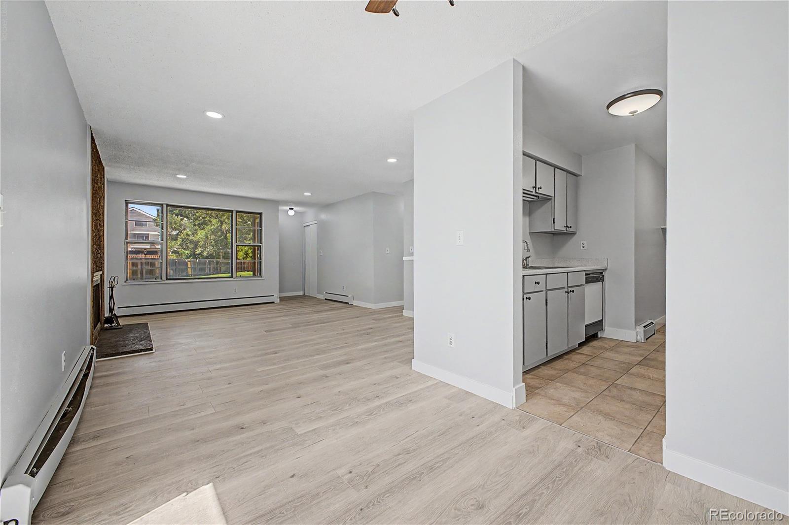 MLS Image #8 for 21  newark street,aurora, Colorado