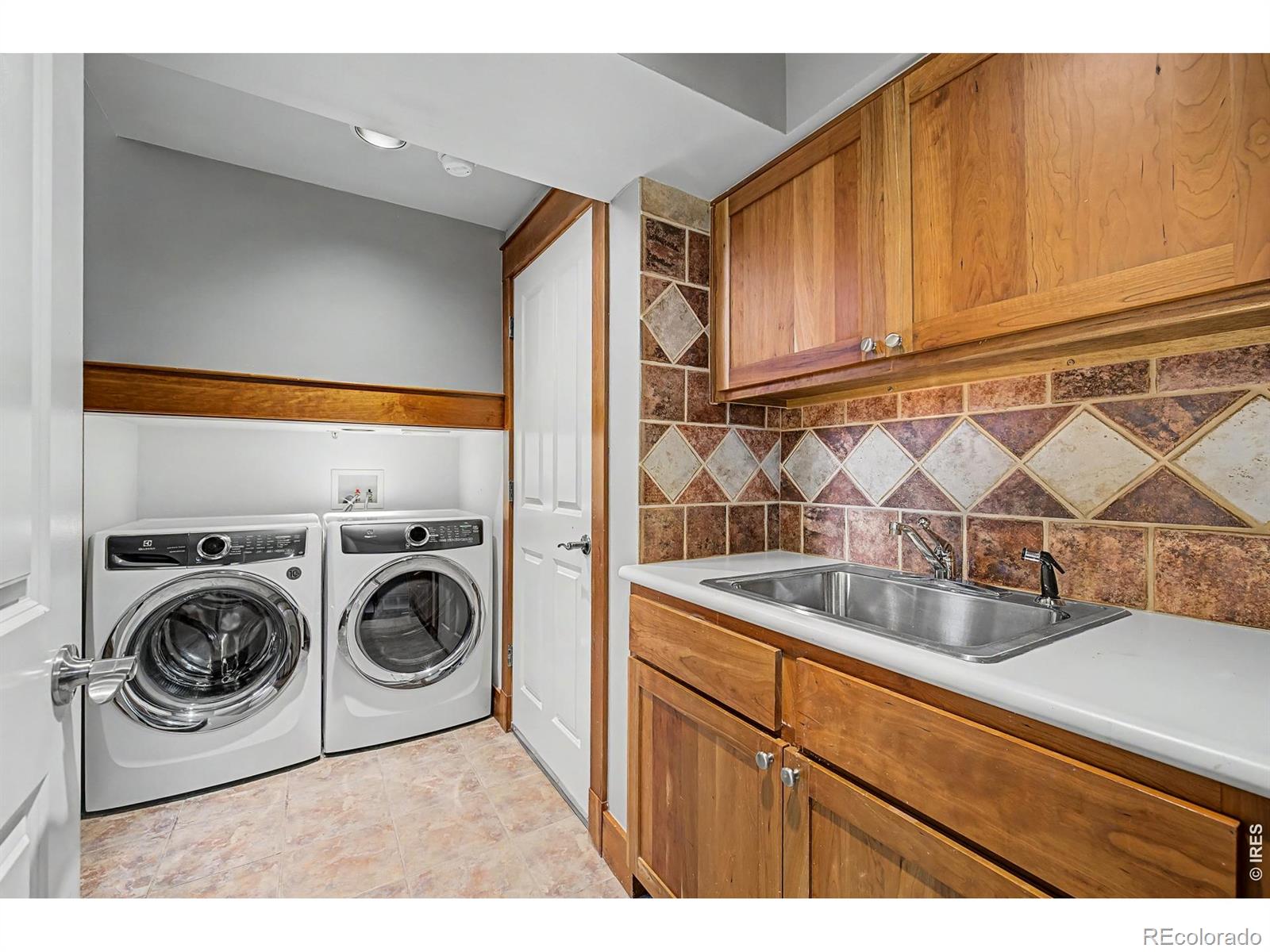 MLS Image #30 for 610  streamside lane,boulder, Colorado