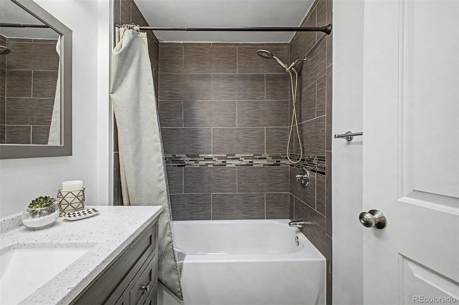 MLS Image #18 for 3076 s holly place,denver, Colorado