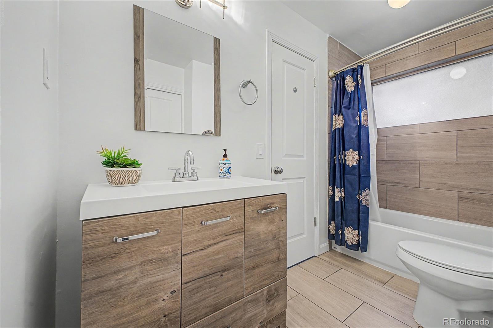 MLS Image #22 for 3076 s holly place,denver, Colorado