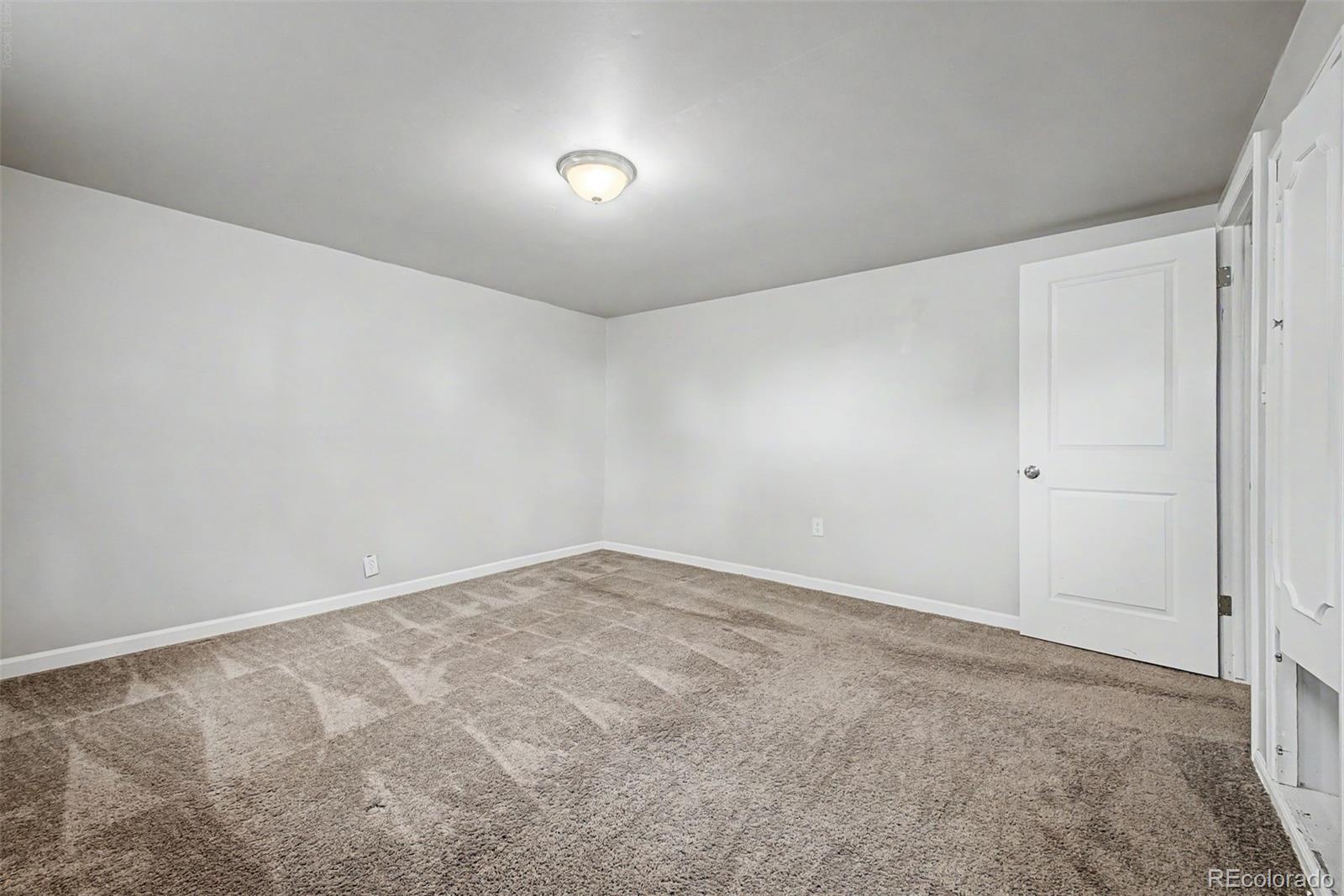 MLS Image #33 for 3076 s holly place,denver, Colorado
