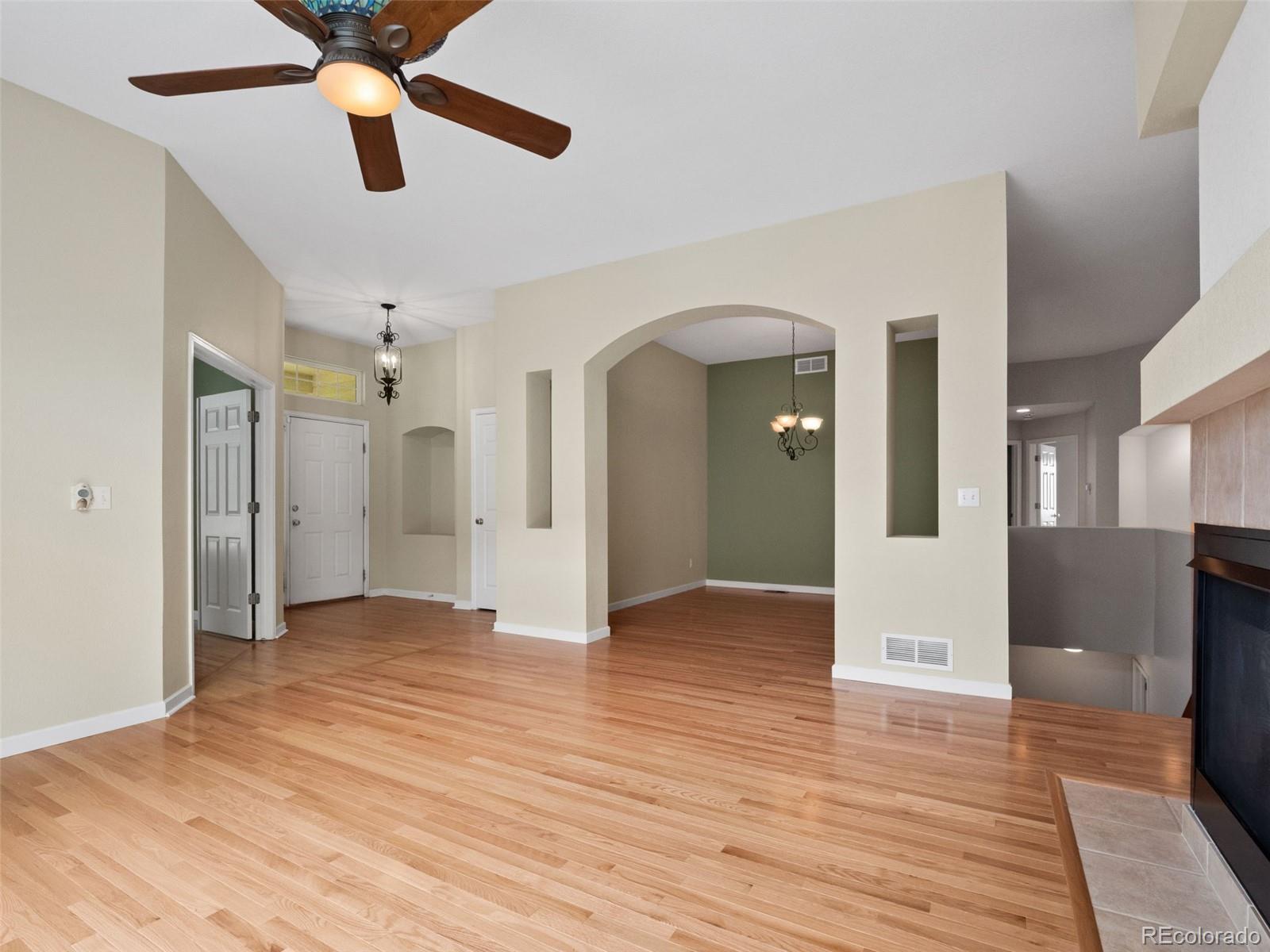 MLS Image #5 for 2392 s oswego street,aurora, Colorado