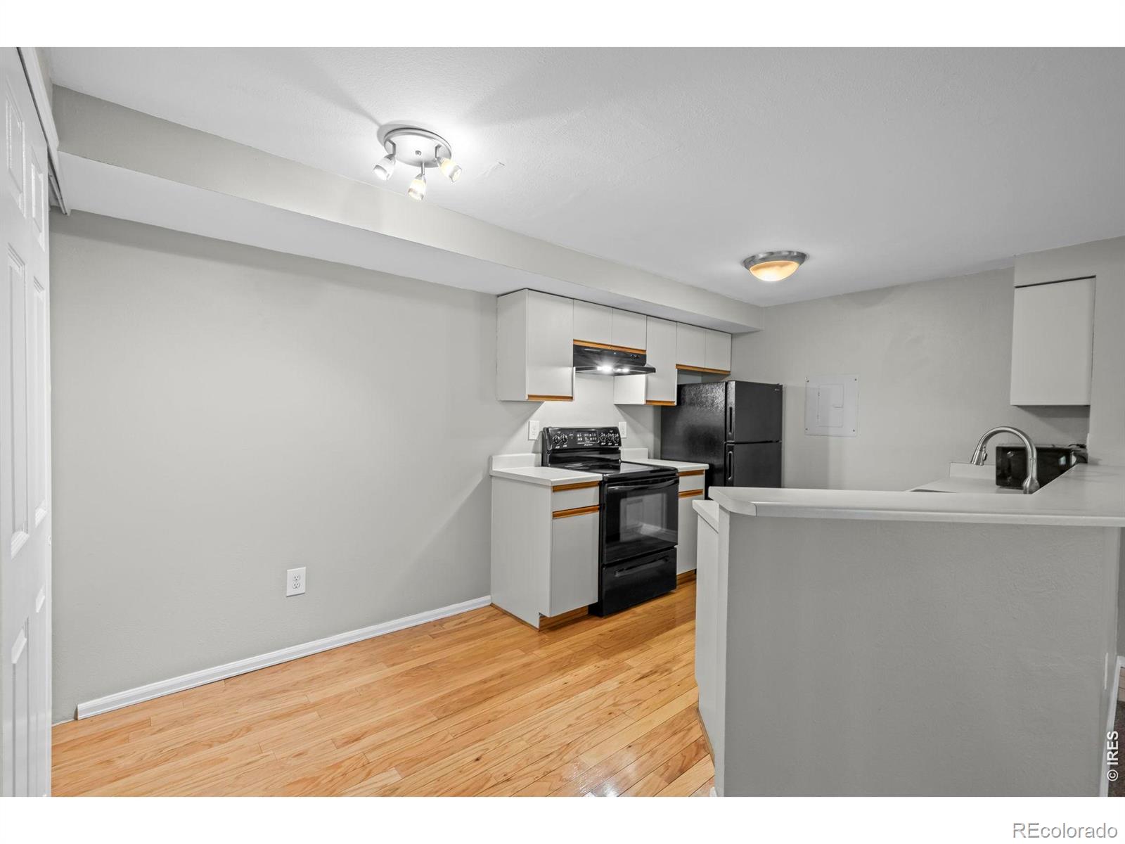 MLS Image #13 for 60 s boulder circle,boulder, Colorado