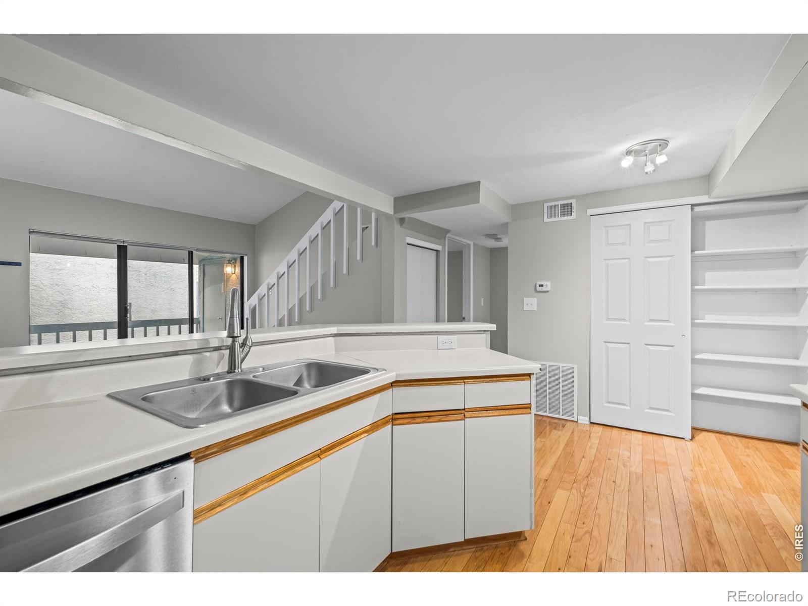 MLS Image #18 for 60 s boulder circle,boulder, Colorado