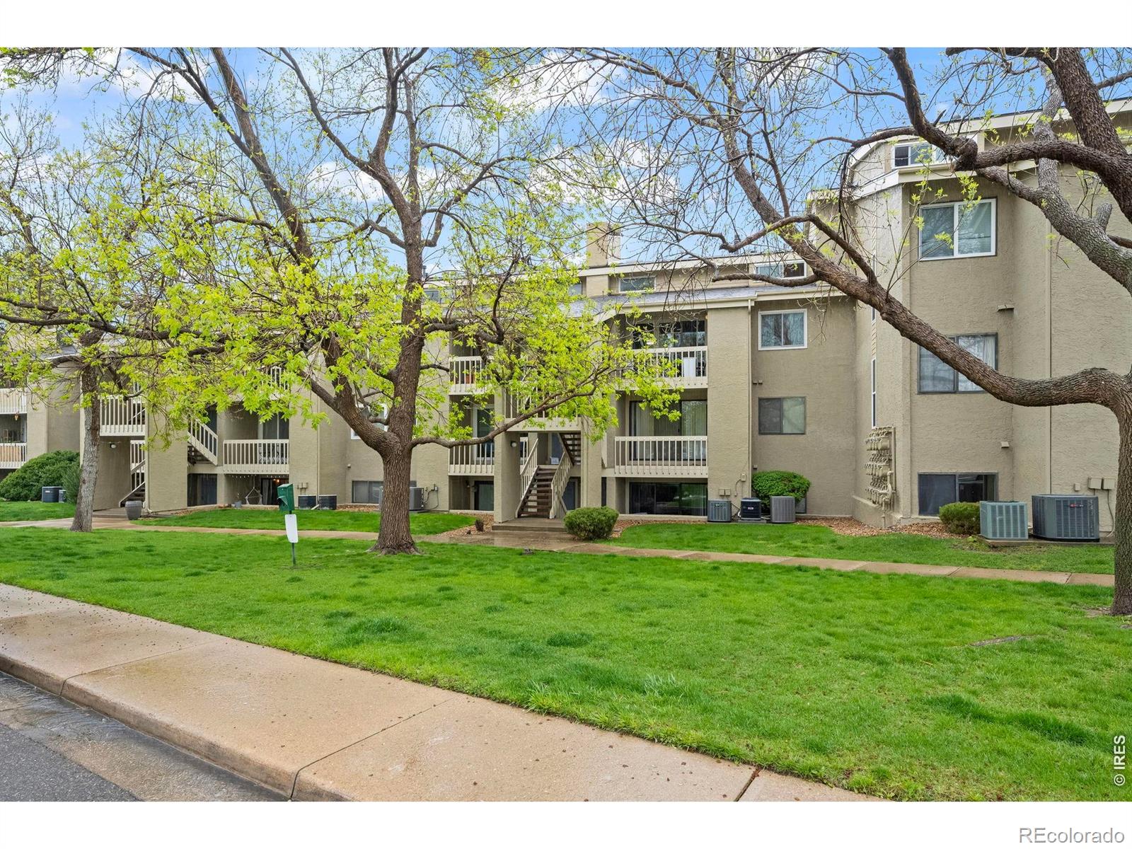 MLS Image #2 for 60 s boulder circle,boulder, Colorado