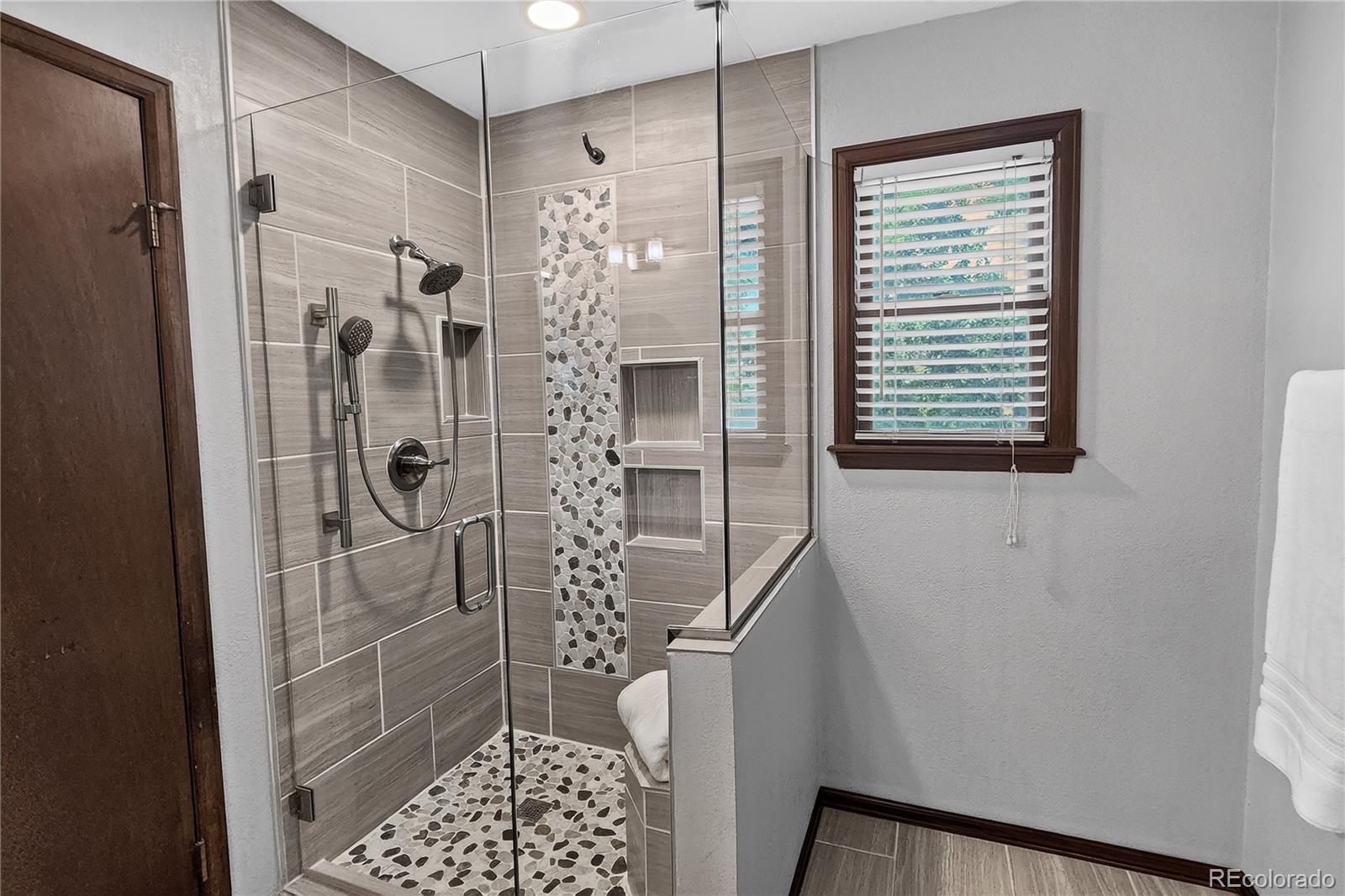 MLS Image #15 for 12341 e vassar drive,aurora, Colorado