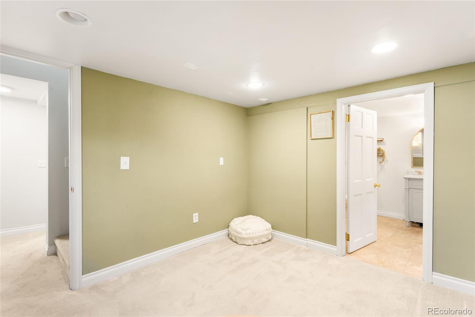 MLS Image #24 for 2270 s emerson street,denver, Colorado