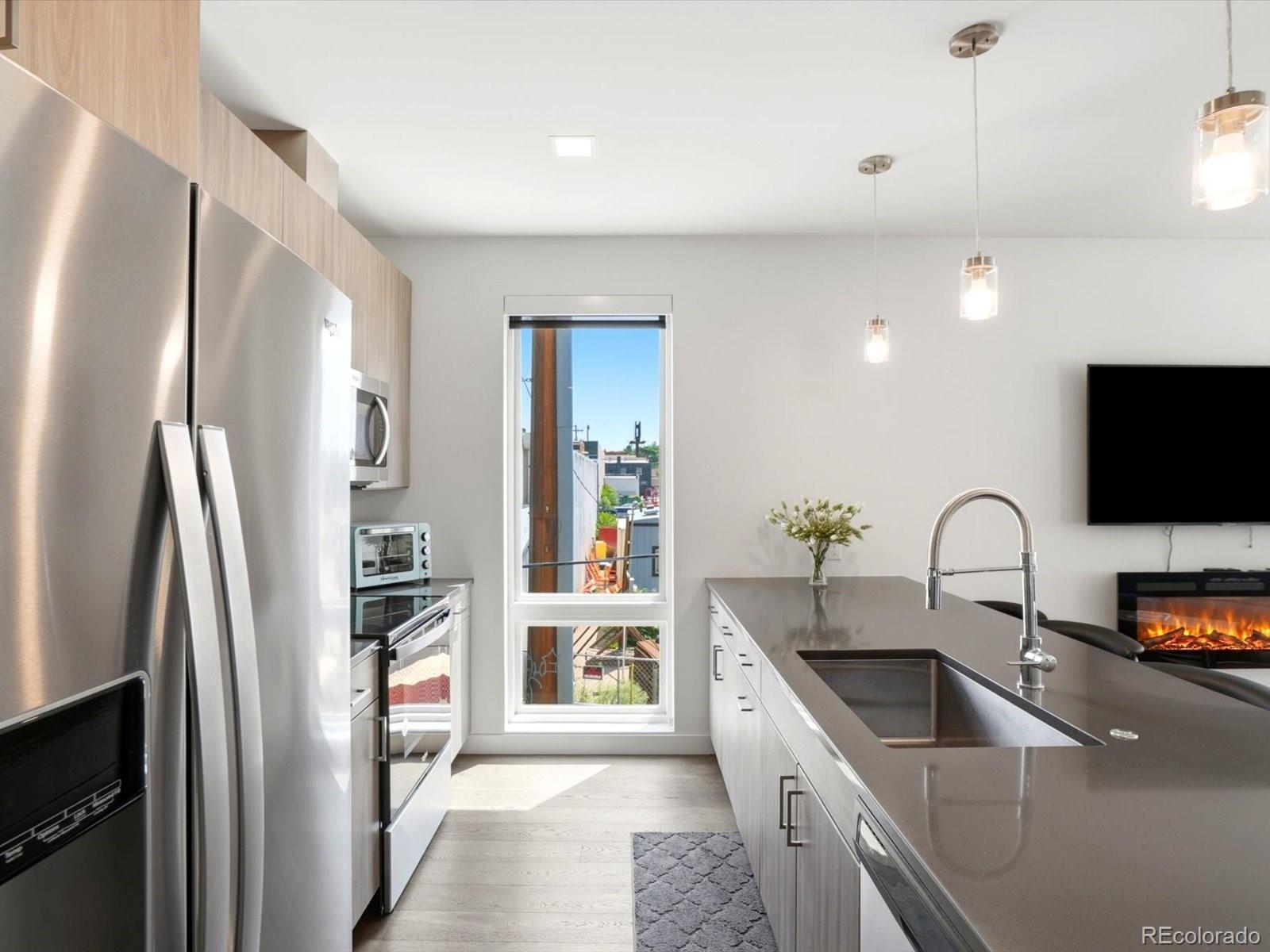 MLS Image #7 for 1898 s bannock street,denver, Colorado
