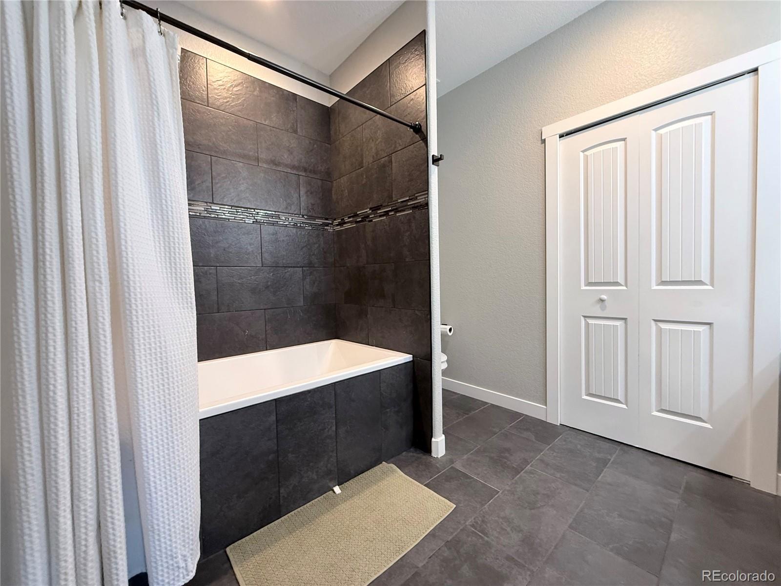MLS Image #20 for 1180 n saddle ridge lane,pueblo, Colorado