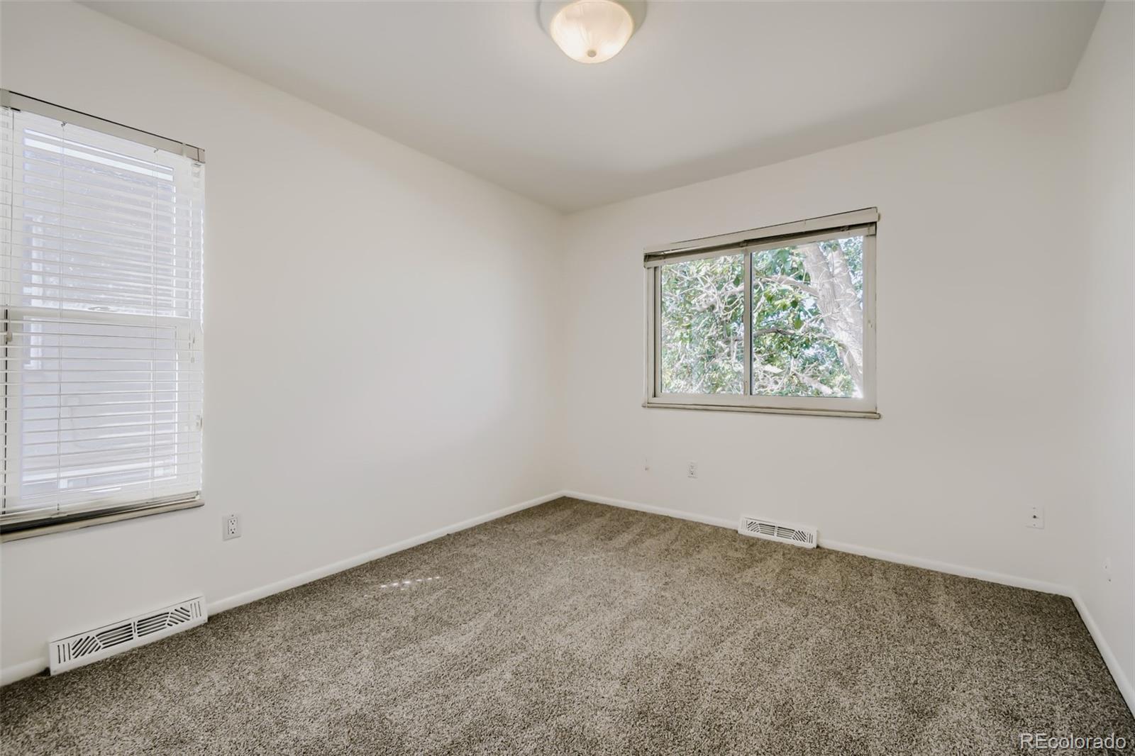 MLS Image #17 for 3077 s rosemary street,denver, Colorado
