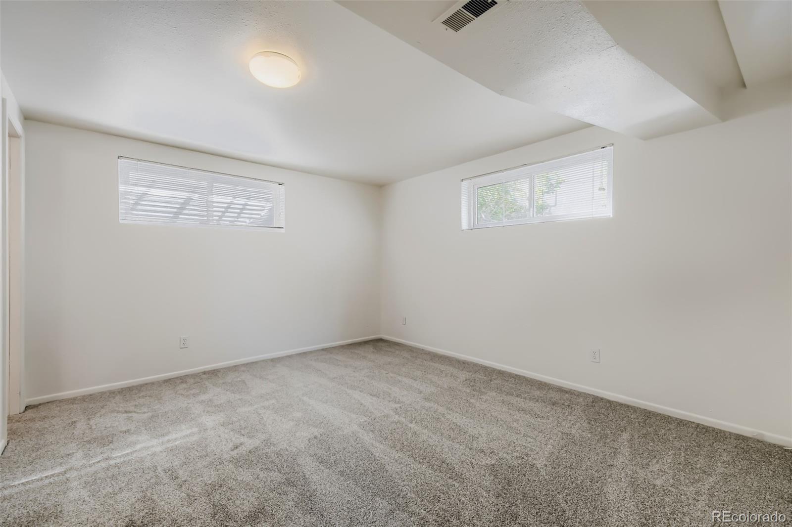 MLS Image #19 for 3077 s rosemary street,denver, Colorado