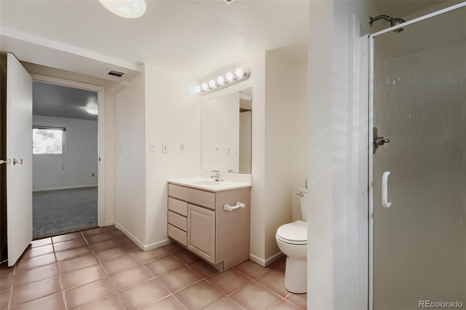 MLS Image #21 for 3077 s rosemary street,denver, Colorado