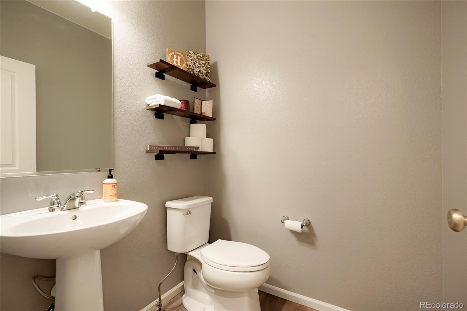 MLS Image #11 for 20876 e 61st drive,aurora, Colorado