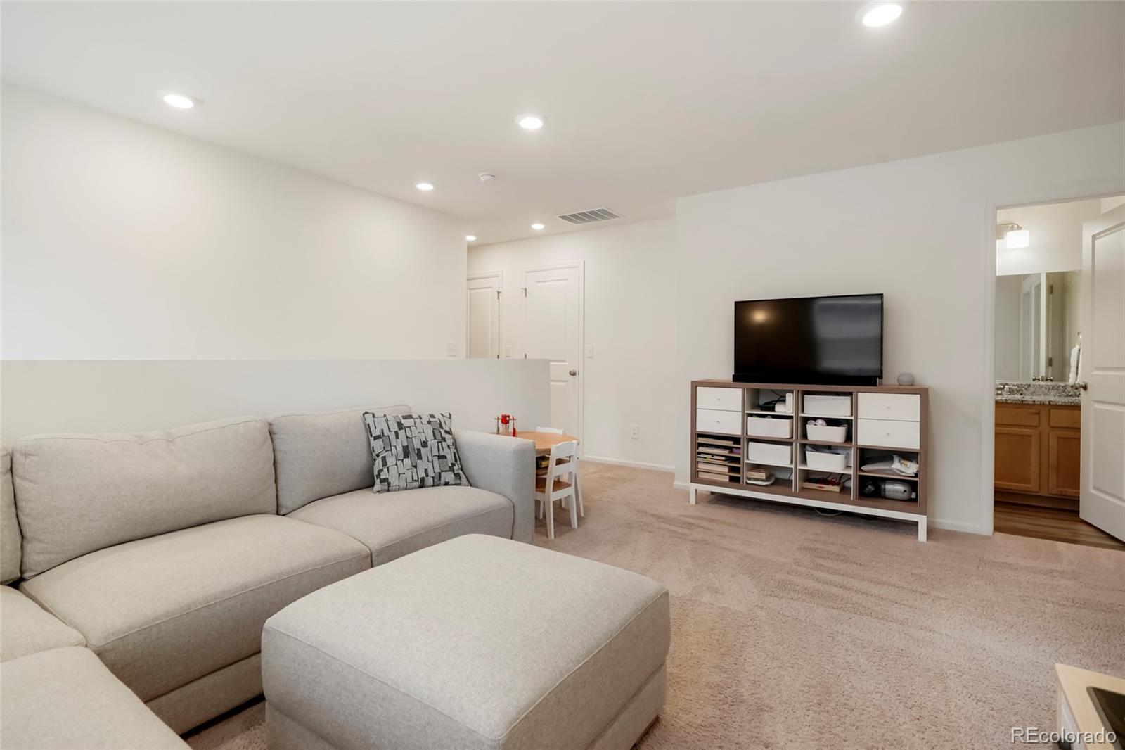MLS Image #13 for 20876 e 61st drive,aurora, Colorado
