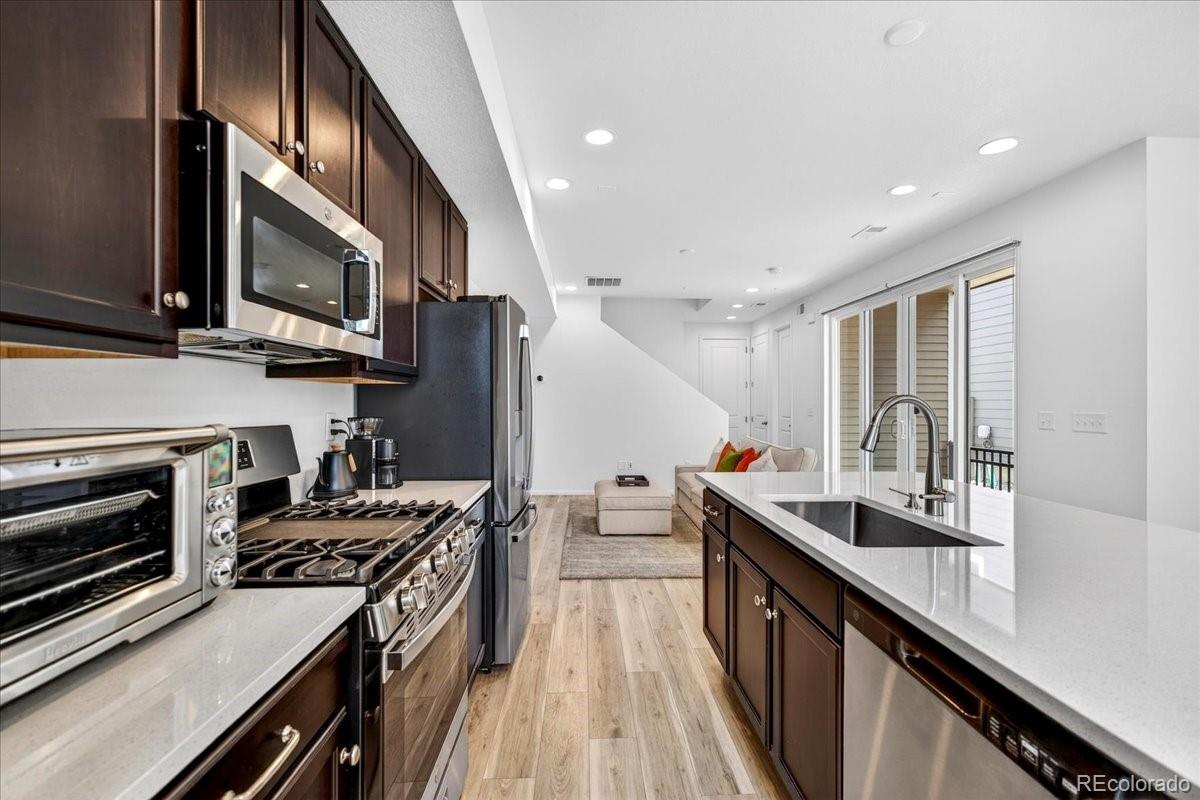 MLS Image #11 for 46 n trussville street,aurora, Colorado