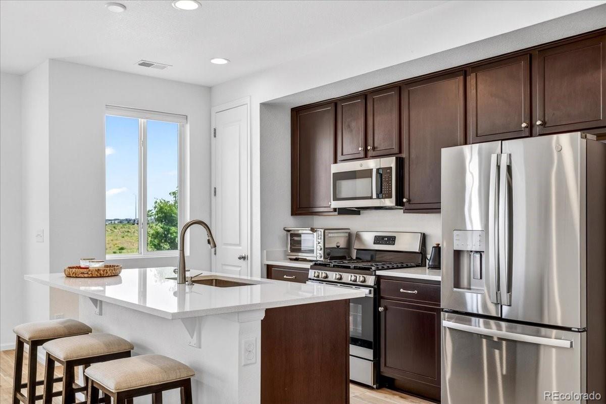 MLS Image #7 for 46 n trussville street,aurora, Colorado