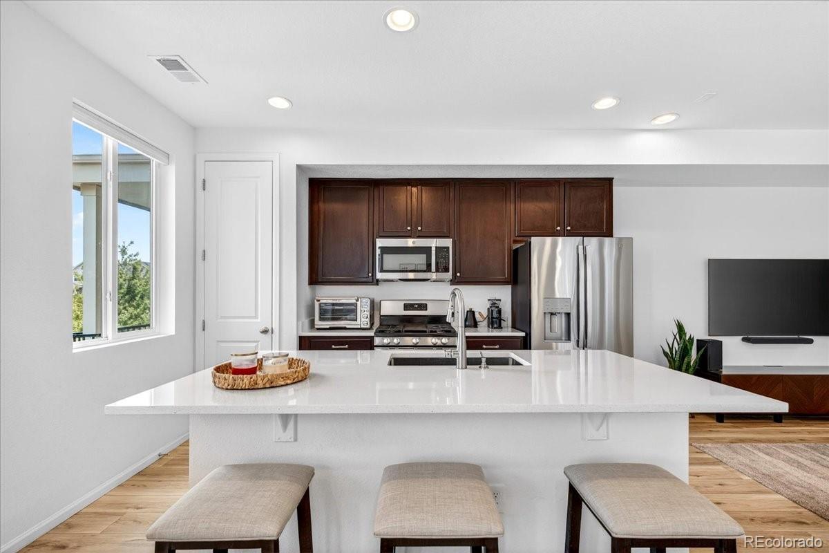 MLS Image #8 for 46 n trussville street,aurora, Colorado