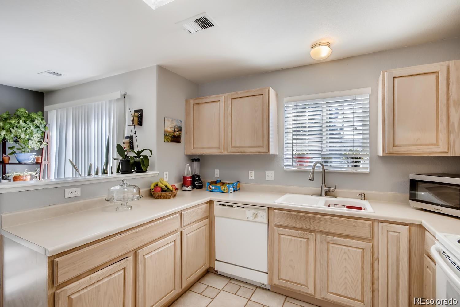 MLS Image #11 for 1387 s danube court,aurora, Colorado