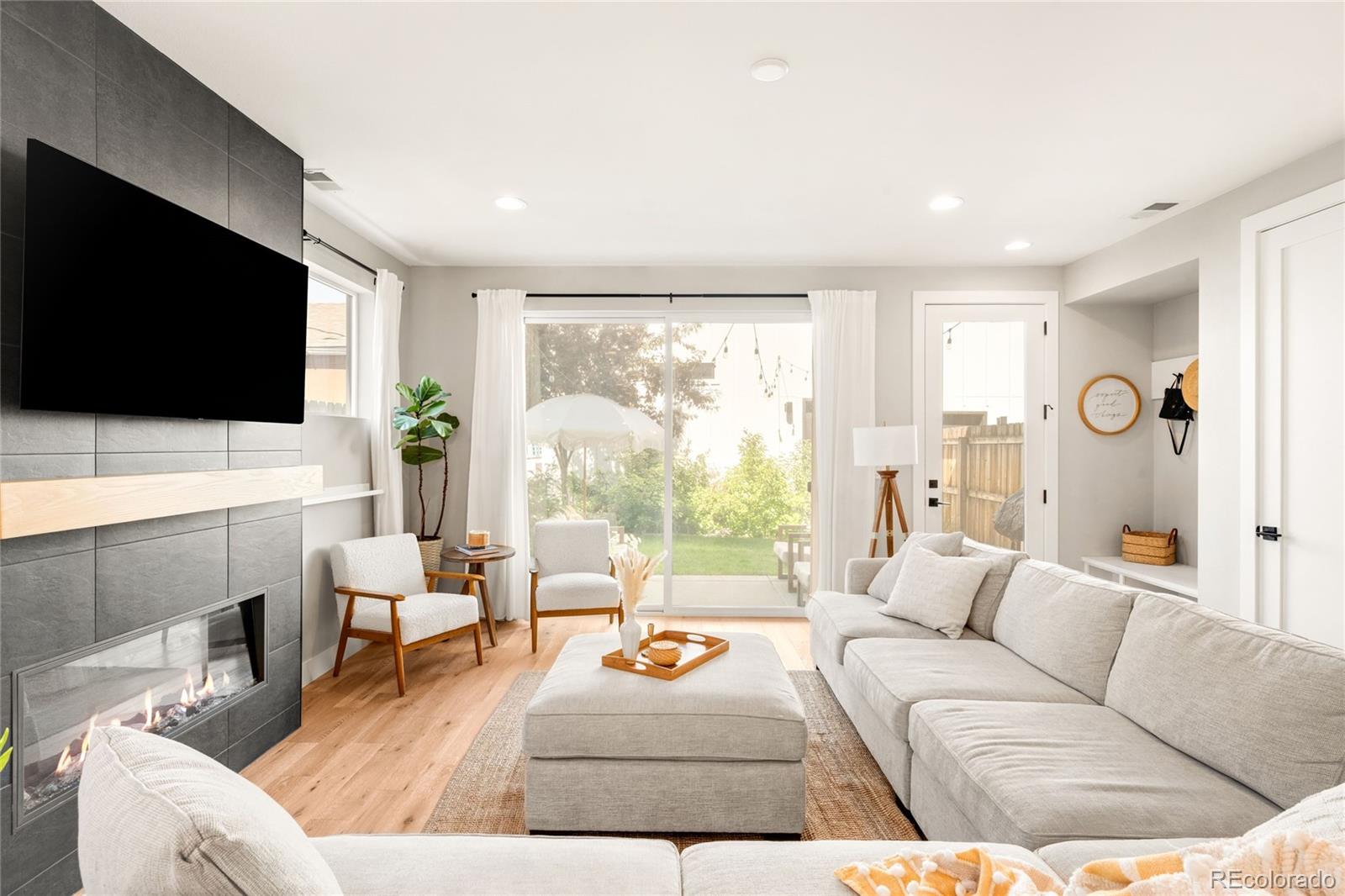 MLS Image #3 for 4759 s bannock street,englewood, Colorado