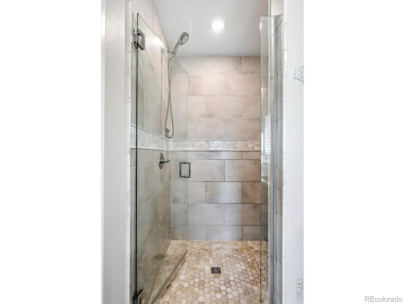MLS Image #12 for 4885 s monaco street,denver, Colorado
